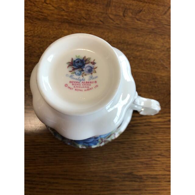 ROYAL ALBERT(ロイヤルアルバート)のロイヤルアルバート　コーヒーカップ2客 インテリア/住まい/日用品のキッチン/食器(食器)の商品写真