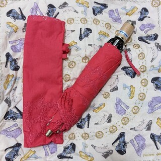 ヴィヴィアンウエストウッド(Vivienne Westwood)の新品未使用　晴雨兼用　オーブ刺繍の傘　日傘にも　ヴィヴィアン(傘)