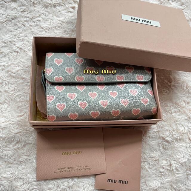 miumiu マドラスレザー 財布