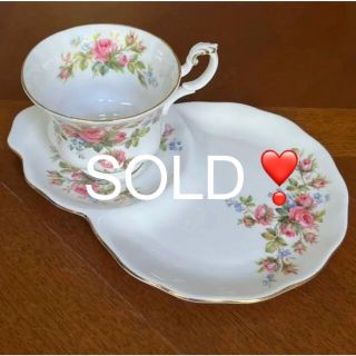 ロイヤルアルバート(ROYAL ALBERT)の【レア美品】ロイヤルアルバート★モスローズ★テニスセット(食器)