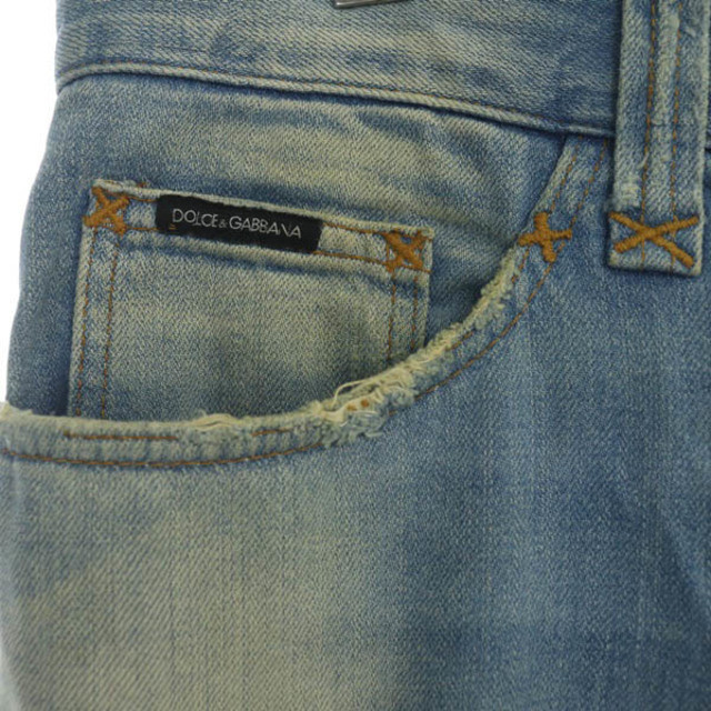 DOLCE&GABBANA(ドルチェアンドガッバーナ)のドルチェ&ガッバーナ 革パッチ付ダメージ加工デニム パンツ ジーンズ ストレート メンズのパンツ(デニム/ジーンズ)の商品写真