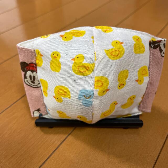 ミッキー ドナルド ピンク地 ハンドメイドのキッズ/ベビー(外出用品)の商品写真