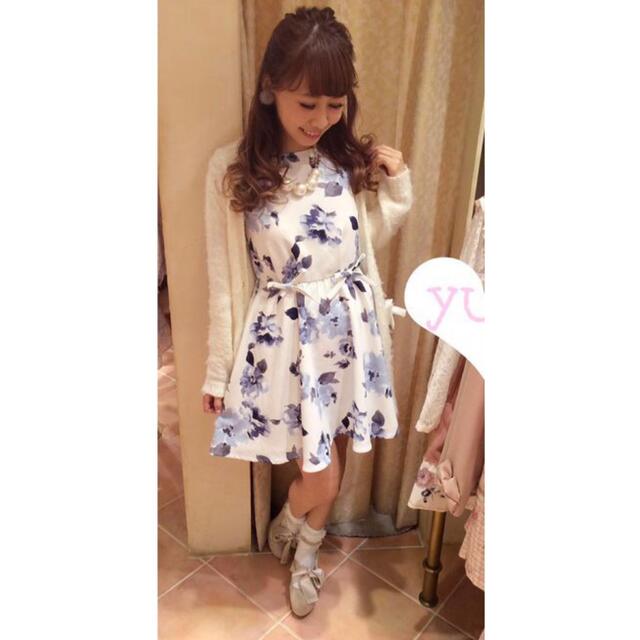 LIZ LISA - 【美品】リズリサ 花柄 ワンピース 青 ホワイトの LIZ LISA - 【美品】リズリサ 花柄 ワンピース 青 ホワイトの