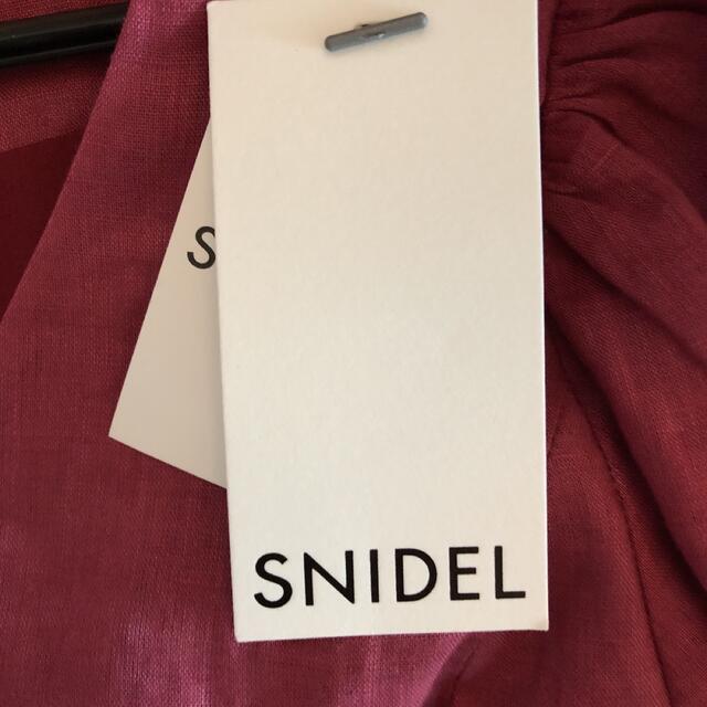 SNIDEL(スナイデル)のスナイデルブラウス新品未使用 レディースのトップス(シャツ/ブラウス(長袖/七分))の商品写真