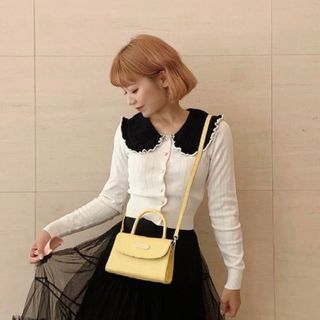 ザラ(ZARA)のZARA カーディガン ニットカーディガン パールボタン フリル 白 黒襟(カーディガン)