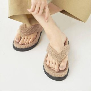 カミナンド(CAMINANDO)のSHEARING THONG SLIDES サンダル(サンダル)