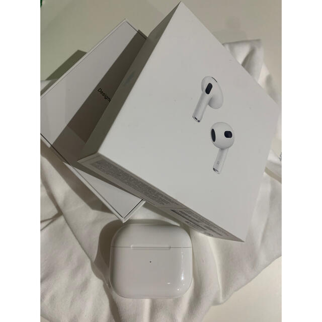 Apple(アップル)のAirpods 第3世代 多少の傷あり スマホ/家電/カメラのオーディオ機器(ヘッドフォン/イヤフォン)の商品写真