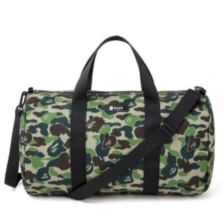 アベイシングエイプ(A BATHING APE)のBAPE◆A BATHING APE／◆カモ迷彩ダッフルバッグ◆付録品ノベルティ(ショルダーバッグ)