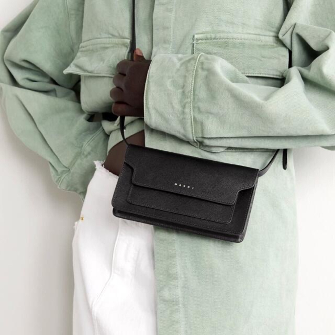 MARNI - 新品 MARNI マルニ ショルダーバッグ 長財布 財布 MARNI - 新品 MARNI マルニ ショルダーバッグ 長財布 財布
