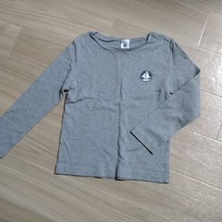 プチバトー(PETIT BATEAU)のプチバトー　カットソー(Tシャツ/カットソー)