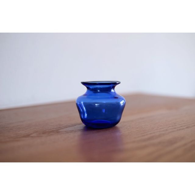 iittala(イッタラ)のErik Hoglund エリックホグラン 花瓶 99770bl エンタメ/ホビーの美術品/アンティーク(ガラス)の商品写真