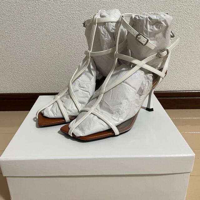 Ameri VINTAGE(アメリヴィンテージ)のMEDI CLEAR STRINGS UPPER HEEL レディースの靴/シューズ(サンダル)の商品写真