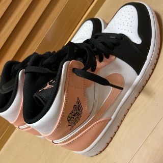 ナイキ(NIKE)のエアジョーダン1 MID 黒 白 ピンク(スニーカー)