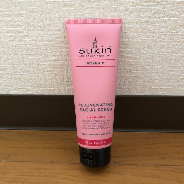 SUKIN 洗顔料 スクラブ ローズヒップ フェイシャル スクラブ 125mL コスメ/美容のスキンケア/基礎化粧品(パック/フェイスマスク)の商品写真