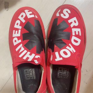 ヴィジョン ストリート ウェア(VISION STREET WEAR)のRHCP レッドホットチリペッパーズ　レッチリ 限定　赤　レッド　スリッポン(スリッポン/モカシン)