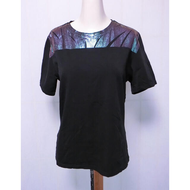 ISSEY MIYAKE(イッセイミヤケ)のISSEY MIYAKE イッセイミヤケ　黒でピカピカプリントの半袖Tシャツ 2 レディースのトップス(Tシャツ(半袖/袖なし))の商品写真