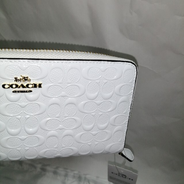 COACH(コーチ)のCOACH長財布　新品未使用　F54805正規品エナメルホワイト レディースのファッション小物(財布)の商品写真