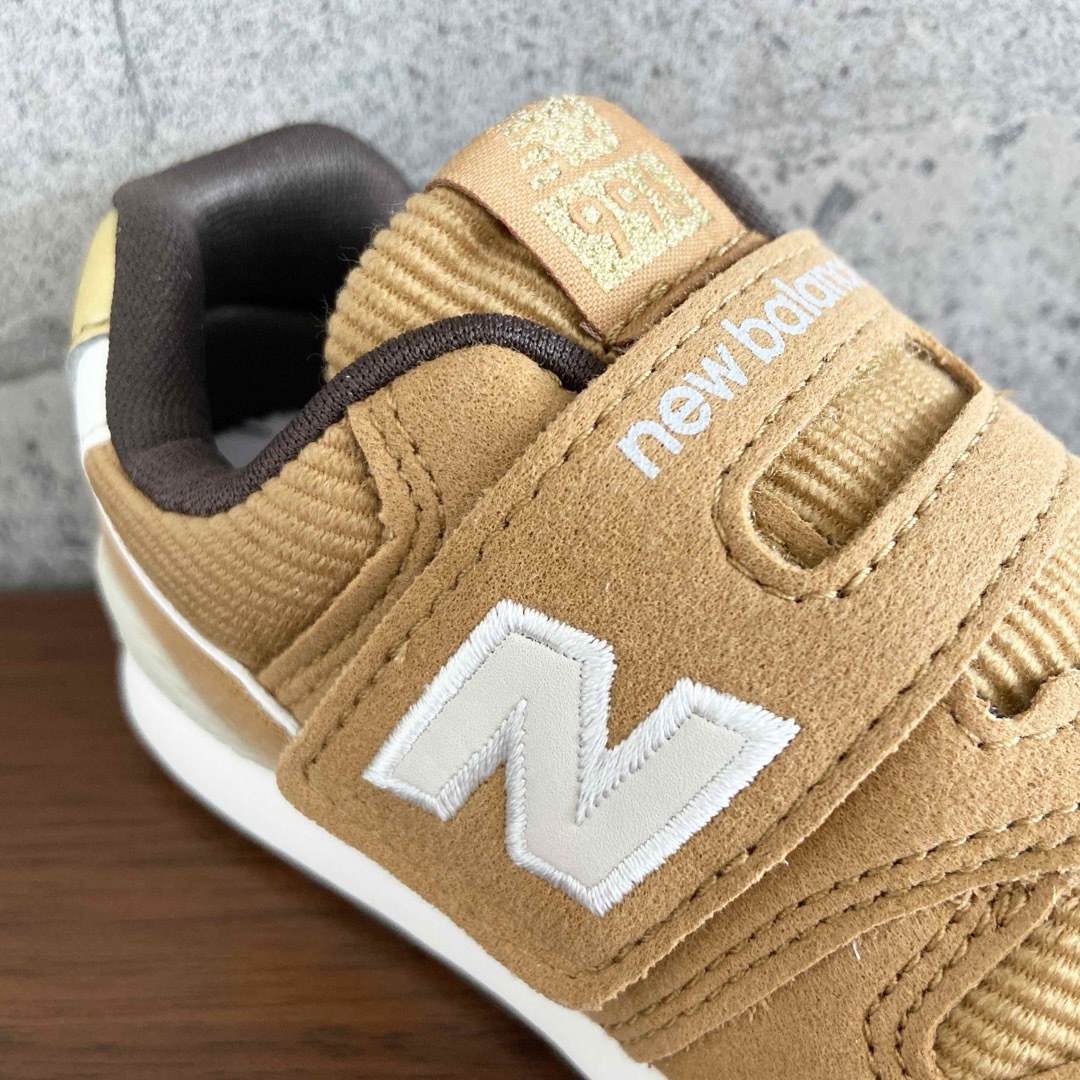 New Balance(ニューバランス)の【新品】16センチ ハニー×コーデュロイ  ニューバランス スニーカー キッズ/ベビー/マタニティのキッズ靴/シューズ(15cm~)(スニーカー)の商品写真