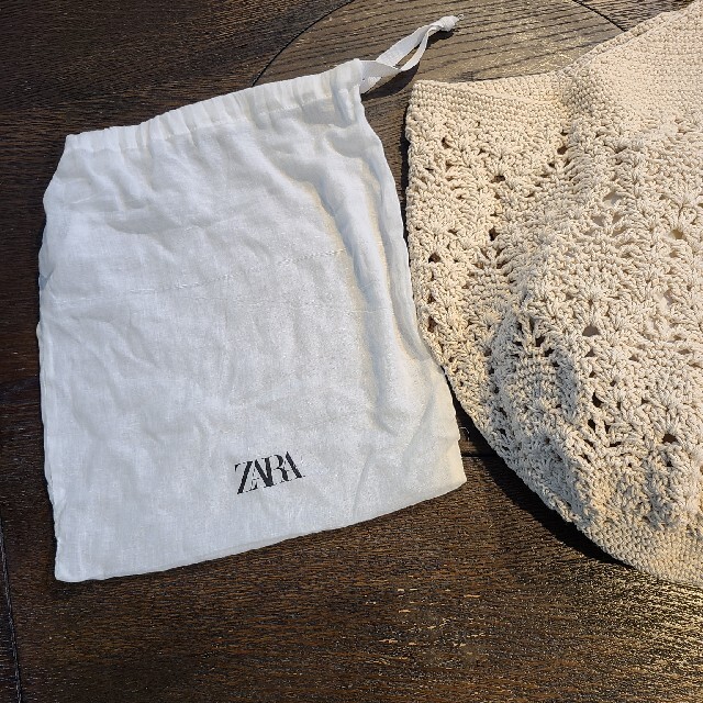 ZARA(ザラ)のZARA クロシェマキシバケットバック レディースのバッグ(リュック/バックパック)の商品写真