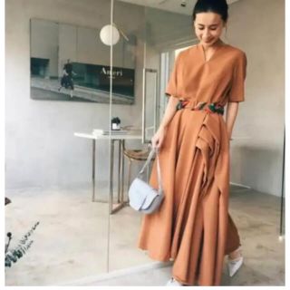 アメリヴィンテージ(Ameri VINTAGE)のAmeri VINTAGE OVERLAP TUCK DRESS(ロングワンピース/マキシワンピース)