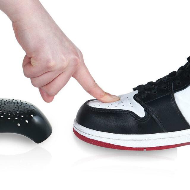 【再入荷！】シューガード　新品　スニーカーシールド　一足二枚セット　ブラック メンズの靴/シューズ(スニーカー)の商品写真