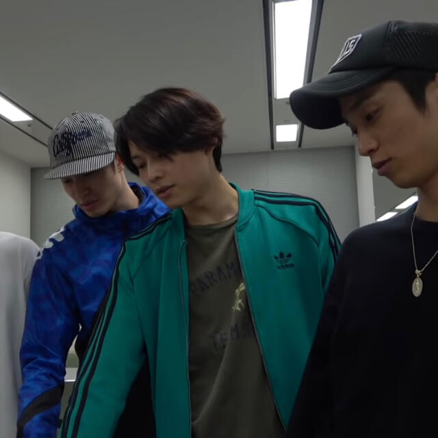 adidas - 松村北斗 着用 adidas トラックジャケット ジャージの adidas - 松村北斗 着用 adidas トラックジャケット ジャージの