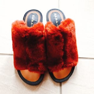 ZARA(ファー ・ サンダル)のフリマアイテム一覧 ZARA(ファー ・ サンダル)のフリマアイテム一覧