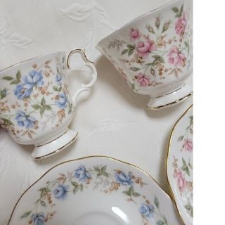 ロイヤルアルバート(ROYAL ALBERT)のロイヤルアルバート カップ＆ソーサー 2客 ローズチンツ ピンクブルー 未使用？(食器)