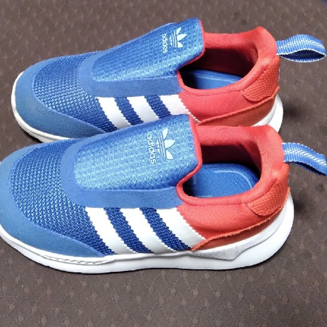 adidas(アディダス)の14 アディダス スニーカー スリップオン キッズ キッズ/ベビー/マタニティのベビー靴/シューズ(~14cm)(スニーカー)の商品写真