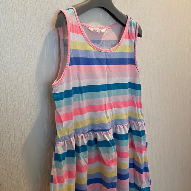 H&M(エイチアンドエム)のUSED中古 H&M ワンピース 横ボーダー サイズ146 キッズ/ベビー/マタニティのキッズ服女の子用(90cm~)(ワンピース)の商品写真