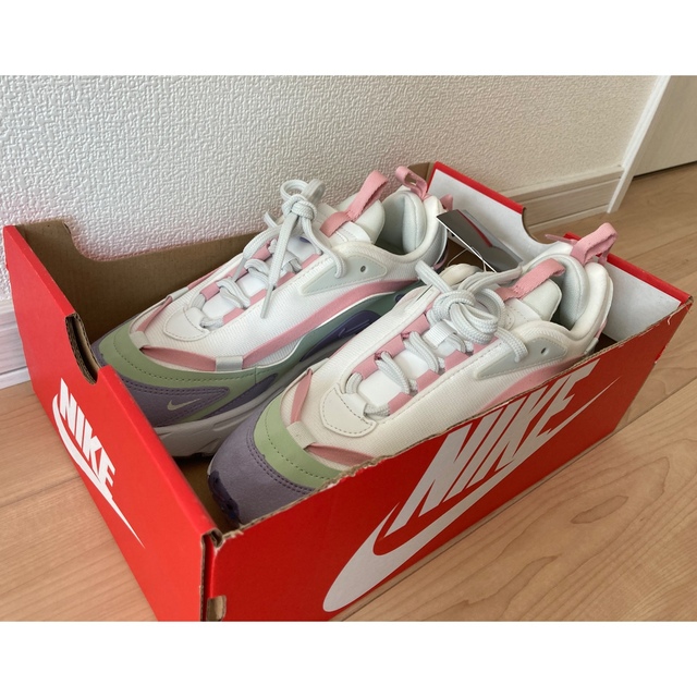 NIKE(ナイキ)の新品　NIKE AIR MAX FURYOSA エアマックスフュリオサ パープル レディースの靴/シューズ(スニーカー)の商品写真