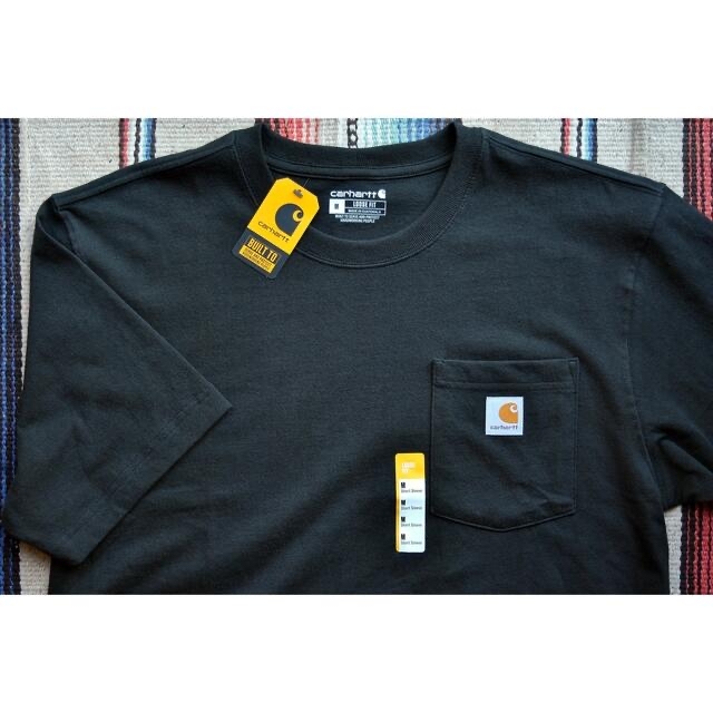 carhartt(カーハート)のUSAカーハートCARHARTTヘビーウエイト半袖ポケットTシャツ☆ブラックＭ メンズのトップス(Tシャツ/カットソー(半袖/袖なし))の商品写真