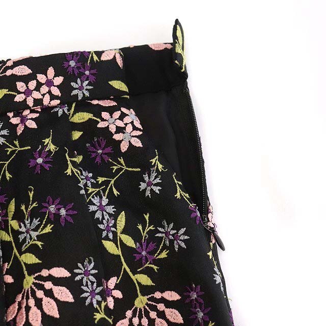 TOCCA(トッカ)のトッカ TOCCA フレアスカート 膝丈 花刺繍 チュール 0 黒 レディースのスカート(ひざ丈スカート)の商品写真
