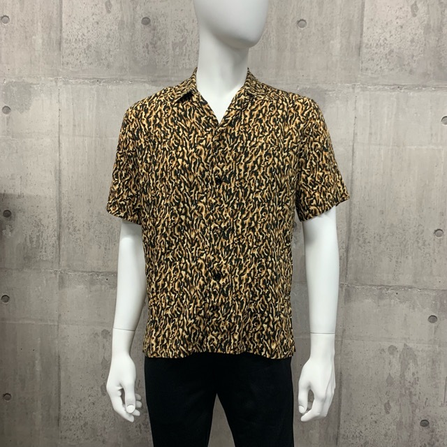 Saint Laurent(サンローラン)のSAINT LAURENT PARIS サンローランパリ 半袖シャツ LEOPARD PRINT CAMOFLAGE SHARK COLLAR SHIRT レオパード カモフラージュ柄  38 531956Y2B13 ブラウン 茶    メンズ【中古品】 メンズのトップス(シャツ)の商品写真