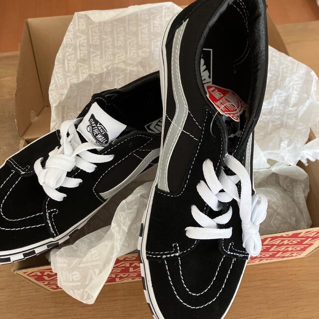 VANS(ヴァンズ)のVANS ブラック チェッカーボード Sk8-Low スニーカー24cm キッズ/ベビー/マタニティのキッズ靴/シューズ(15cm~)(スニーカー)の商品写真