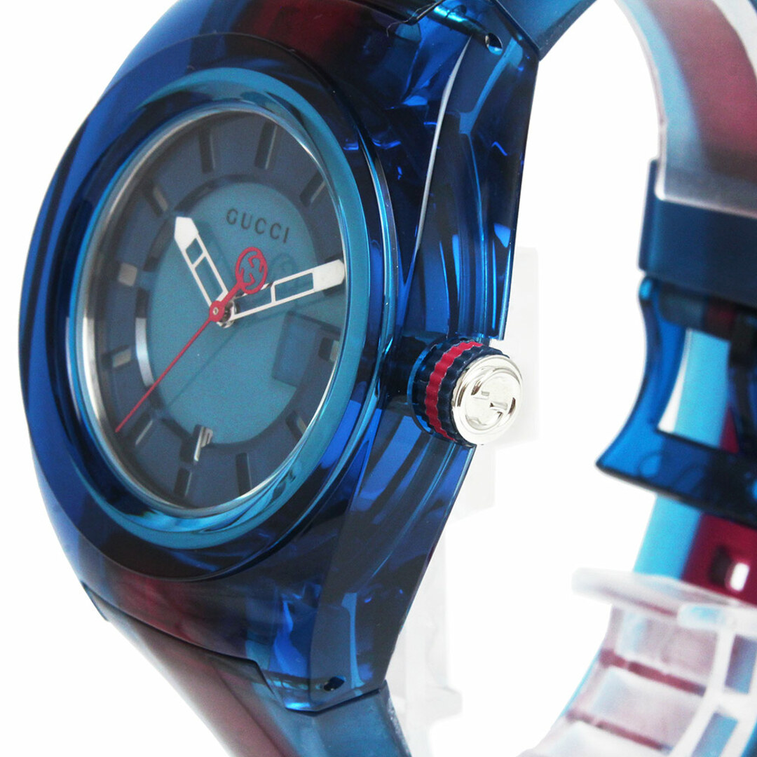 Gucci(グッチ)のグッチ シンク SYNC XXL クォーツ 腕時計 ラバー ブルー レッド 青 赤 137.1 YA137112 箱付 GUCCI（未使用　展示品） メンズの時計(腕時計(アナログ))の商品写真