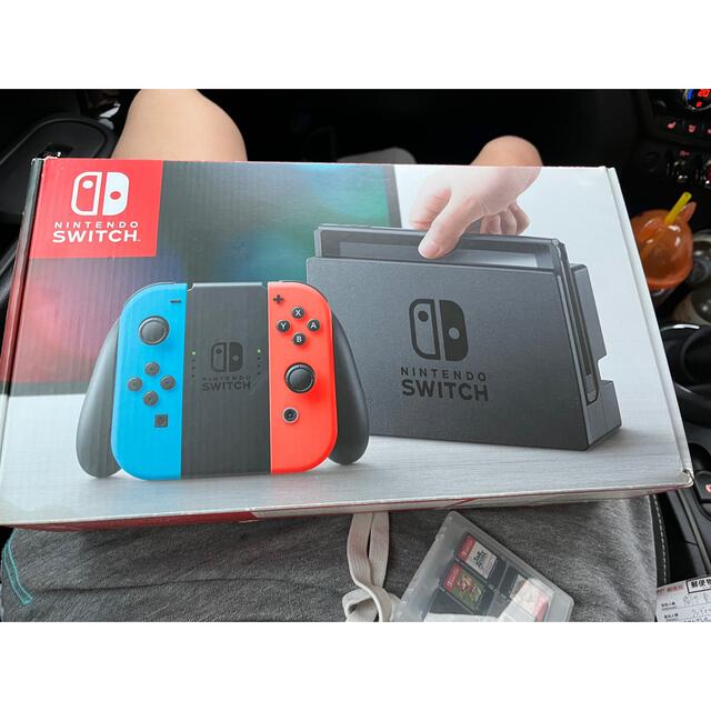 任天堂Switch本体　箱に傷あり