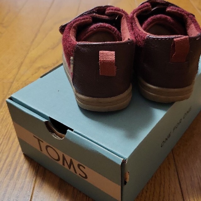 TOMS(トムズ)のTOMSキッズシューズ(サイズ:14㎝) キッズ/ベビー/マタニティのベビー靴/シューズ(~14cm)(スニーカー)の商品写真