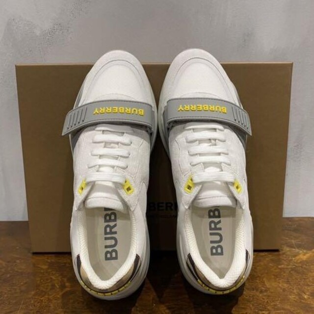 まとめ買い】 BURBERRY - 新品 BURBERRY スニーカー 42サイズの通販 by