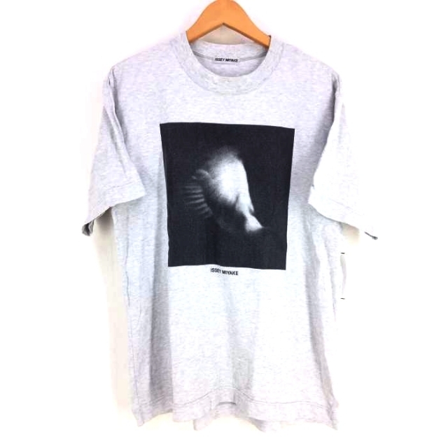 ISSEY MIYAKE(イッセイミヤケ)のISSEY MIYAKE(イッセイミヤケ) プリントTシャツ メンズ トップス メンズのトップス(Tシャツ/カットソー(半袖/袖なし))の商品写真