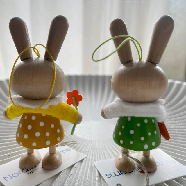 【新品/海外限定】ノルディカニッセ うさぎさん2体(人参、お花) (北欧雑貨)