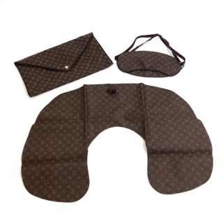 ルイヴィトン(LOUIS VUITTON)のルイヴィトン LOUIS VUITTON  ヴォヤージュキット M99204 2005年VIP限定 トラベルセット アイマスク&ネックピロー トラベルケース ナイロン ブラウン(その他)