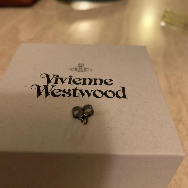 Vivienne Westwood(ヴィヴィアンウエストウッド)のvivienne westwmmd ヴィヴィアンピアス　オーブキャッチ　ガンメタ メンズのアクセサリー(ピアス(片耳用))の商品写真