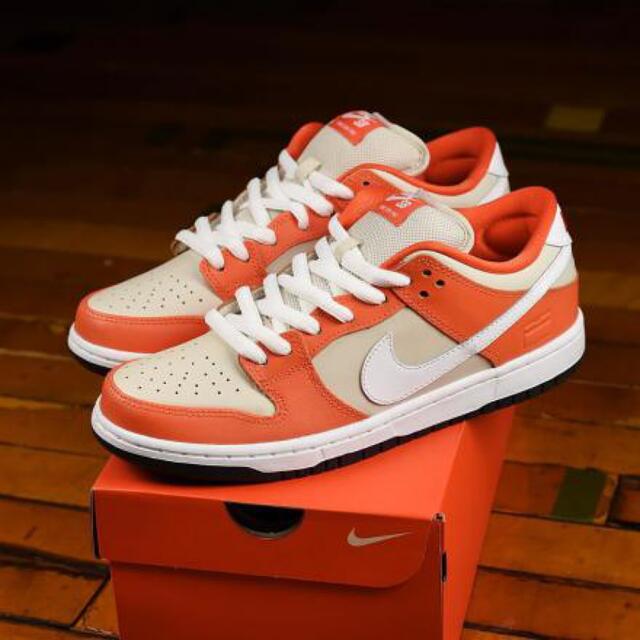 NIKE SB Dunk Low Orange box