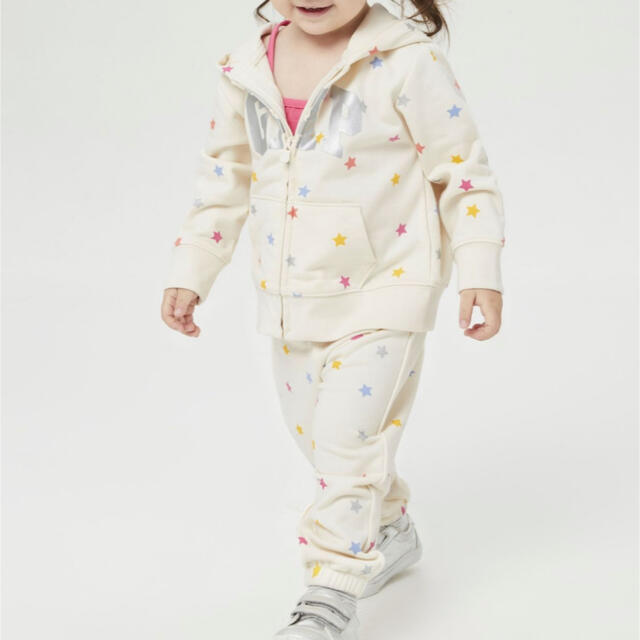 GAP(ギャップ)のGAPファッションセットアップ キッズ/ベビー/マタニティのキッズ服女の子用(90cm~)(ジャケット/上着)の商品写真