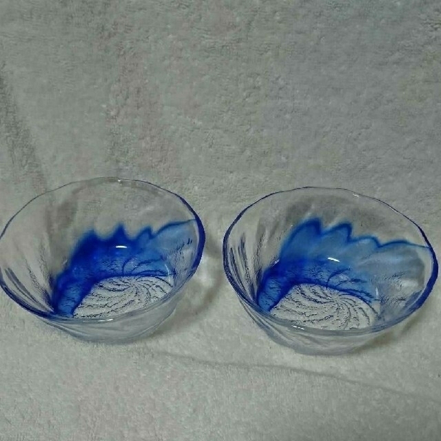 青い小鉢 2個セット ガラス製品 インテリア/住まい/日用品のキッチン/食器(食器)の商品写真
