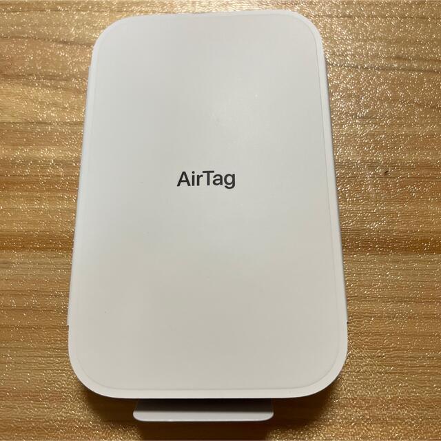 Apple(アップル)のApple AirTag 1個 専用シリコン保護ケース付(ホワイト)   スマホ/家電/カメラのスマホアクセサリー(その他)の商品写真