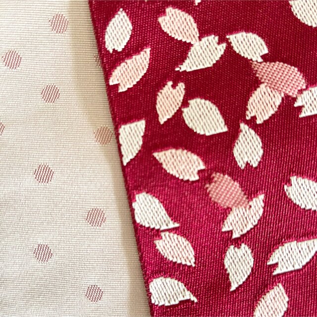 リバーシブル 半幅帯 和装小物 小花柄 桜柄 深紅 紅色 赤 レッド ピンク レディースの水着/浴衣(帯)の商品写真