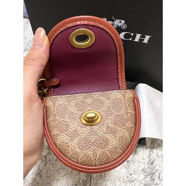 COACH(コーチ)のCOACH ミニ サドル バッグ チャーム シグネチャー キャンバス ハンドメイドのファッション小物(バッグチャーム)の商品写真