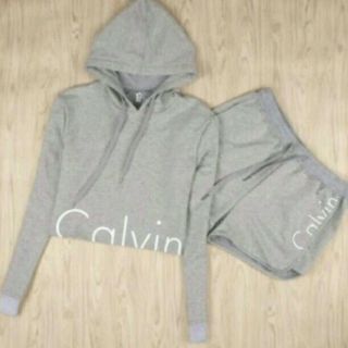 カルバンクライン(Calvin Klein)のフード付きセットアップグレーS(ルームウェア)